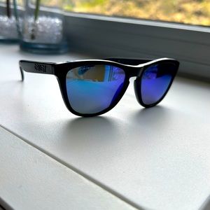 Oakley Frogskins Sunglasses
